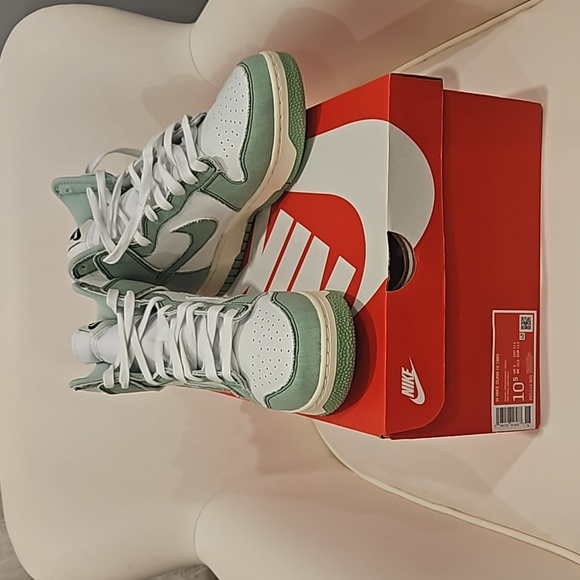 Nike Dunk High 1985 Enamel - Picture 2 of 4